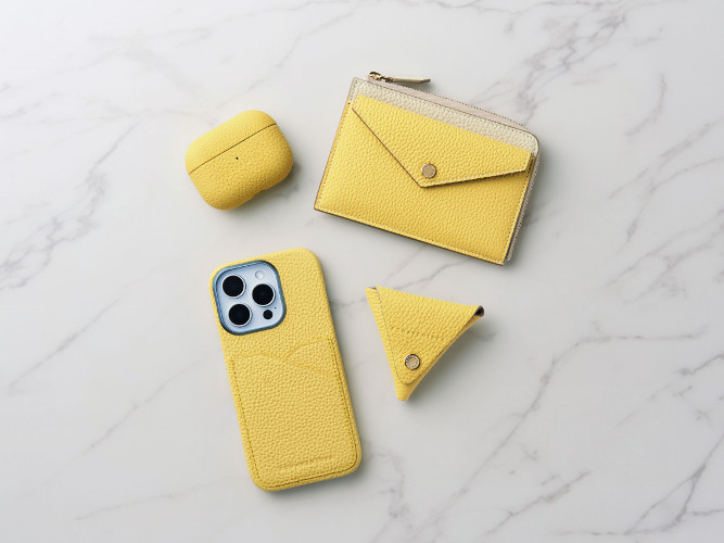 イエローのエアポッズケース、財布、コインケース、スマホケース