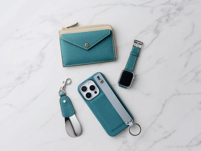 ブルーシアンの財布、アップルウォッチバンド、スマホケース、靴ベラ
