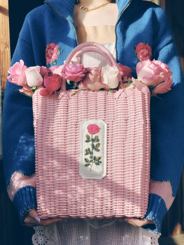 RURU MARY'S 手刺繍のかごバッグ着用画像