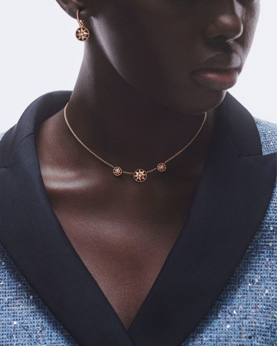 「ローズ デ ヴァン」オニキス着用画像