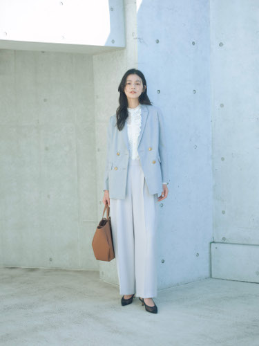 ダブルサテンストレッチワイドパンツ着用画像