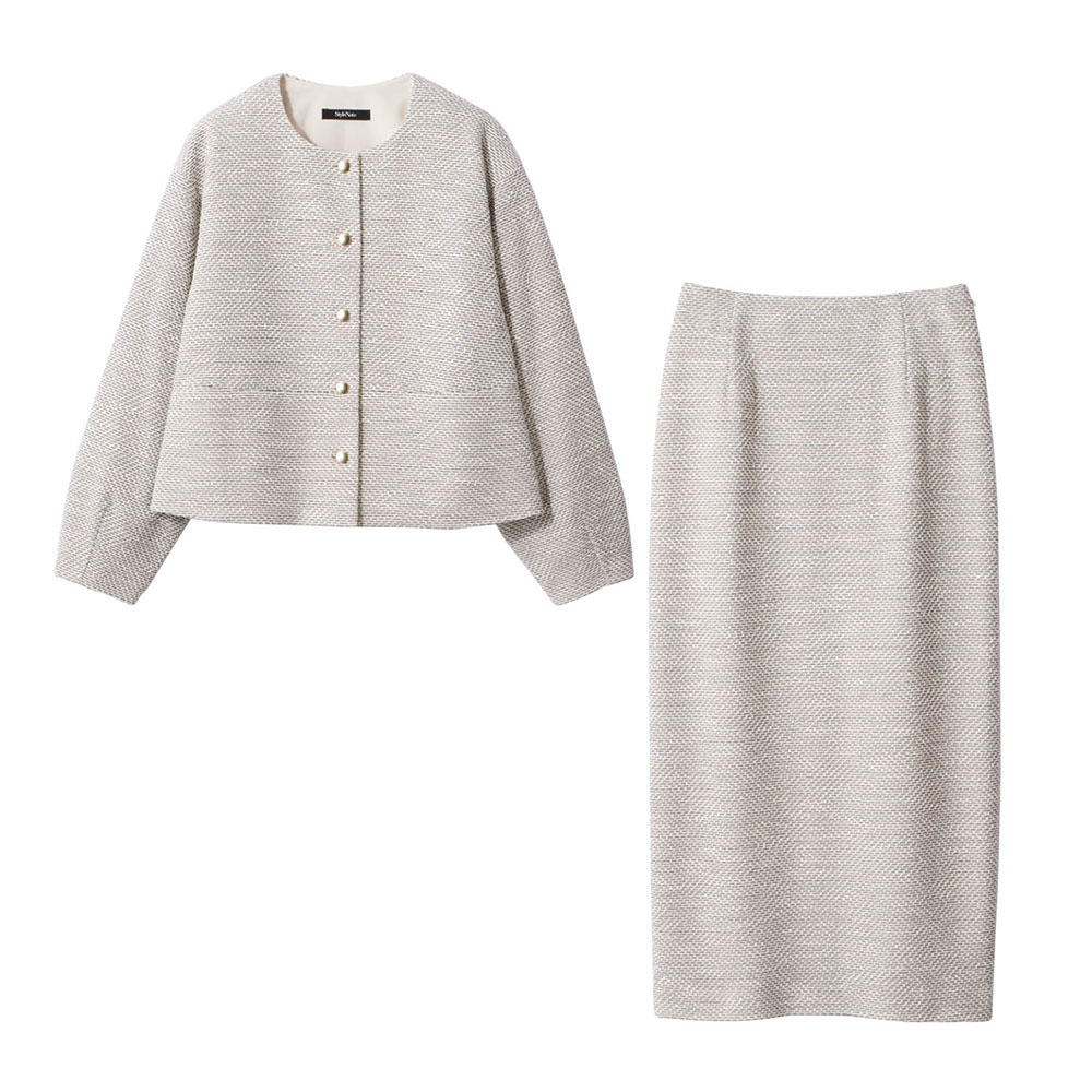 ツイードジャケットとスカート