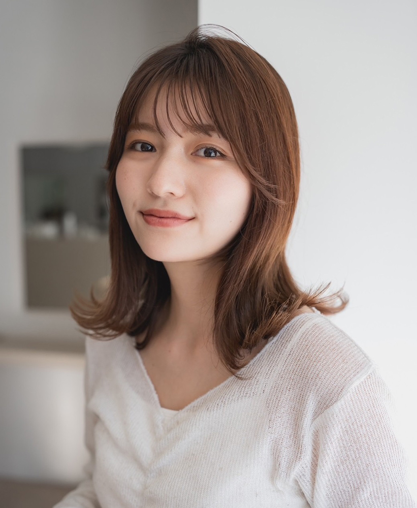 横顔の美人度を高めるレイヤーミディ