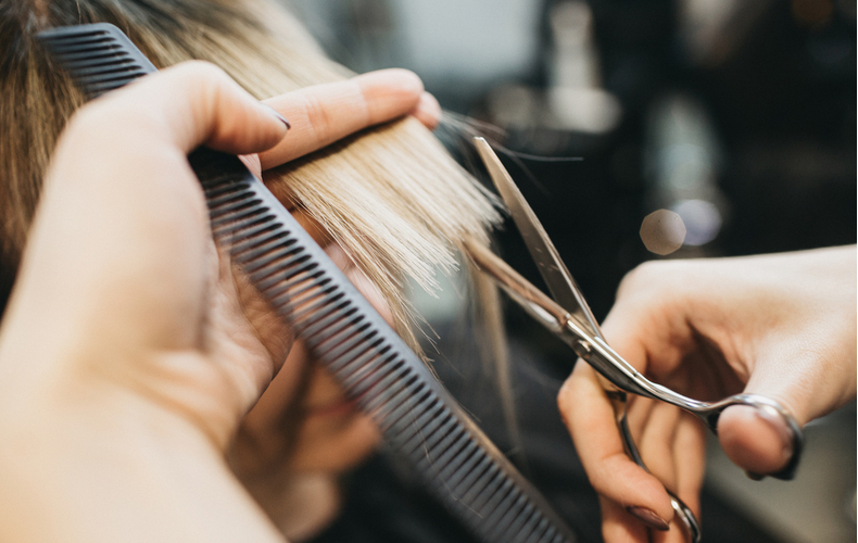 髪切りたいけど切れない対処法方法自分で切るセルフカットアレンジするヘアアレンジ