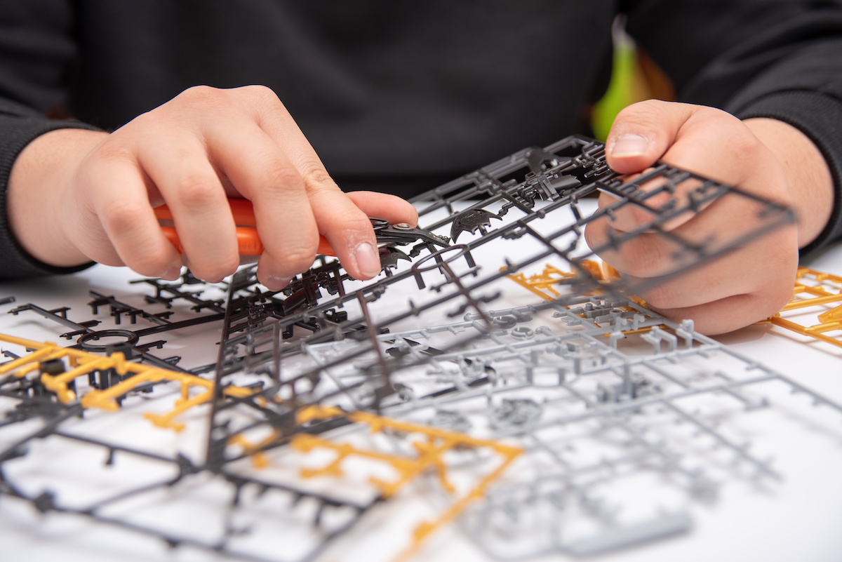 プラモデルを作る人