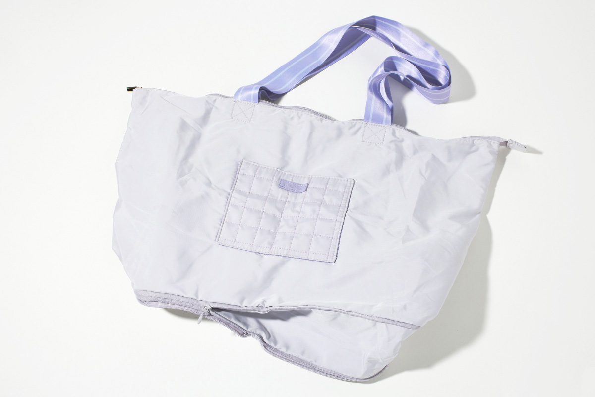 ライトパープルのキャリーオントートバッグ