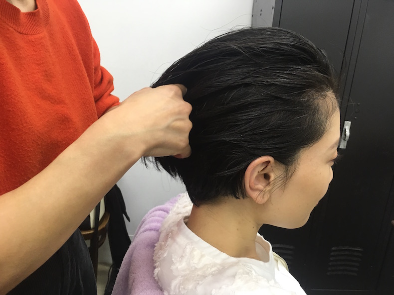 ハンサムなオールバックヘア