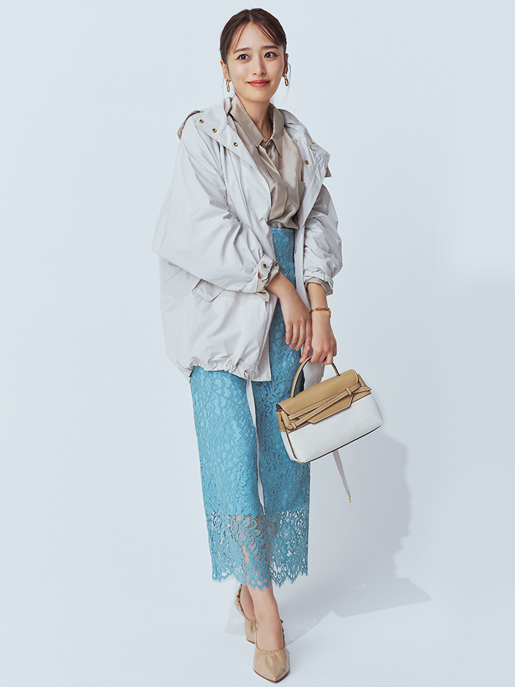 レースタイトスカート×シャカブルゾン×シャツ