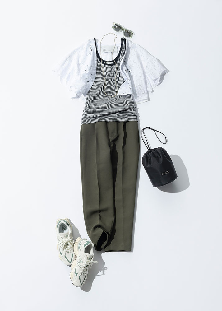 「黒以外のパンツ」で、ちょっと差がつく上品カジュアルに