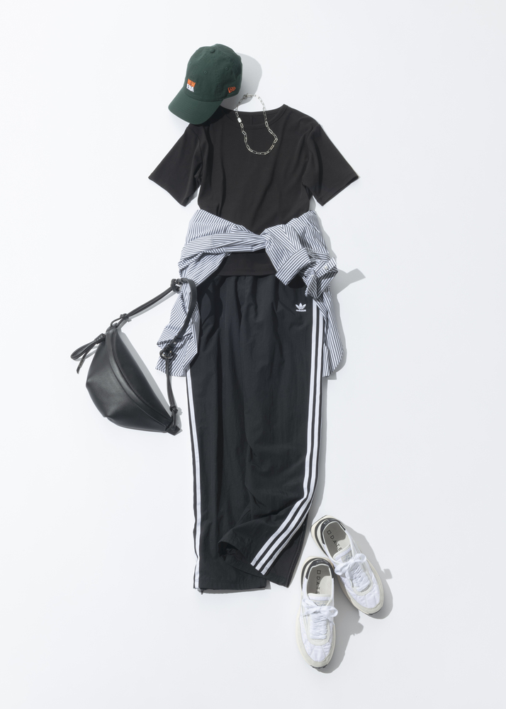 ハズせない「シンプル黒Tコーデ」で洒落見え