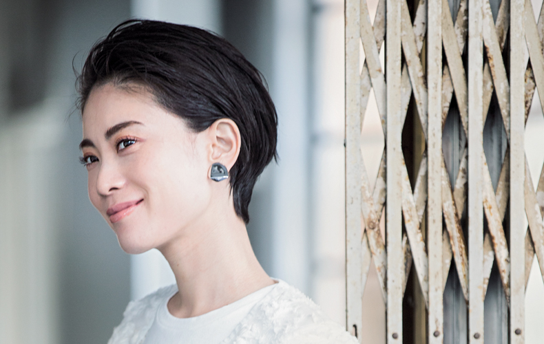 ワックスでかきあげるだけのハンサムショートヘア