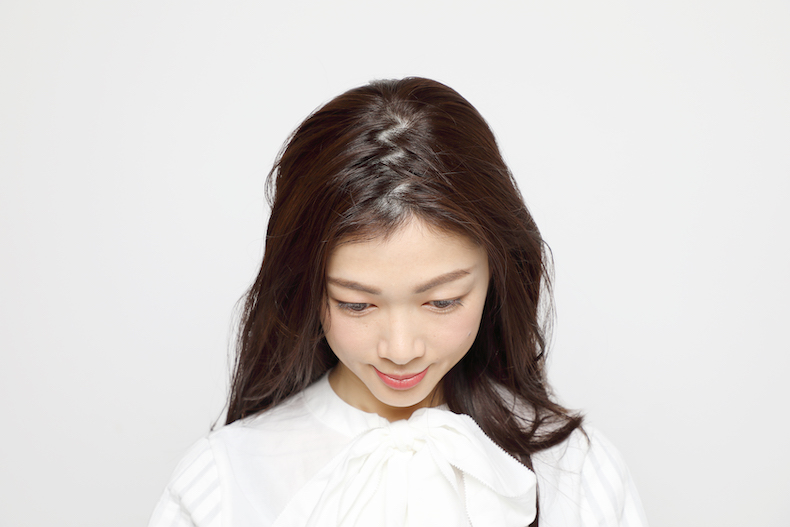 分け目をジグザグにした写真