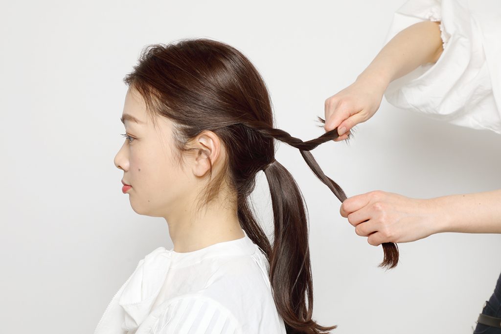 ツイスト編み飾りのひとつ結び