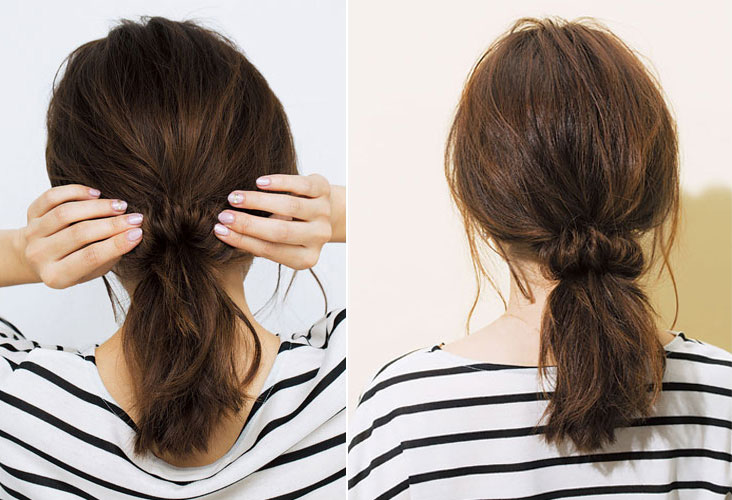 髪をくるりんぱして整えている写真