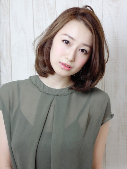 前髪なしのボブヘアの写真
