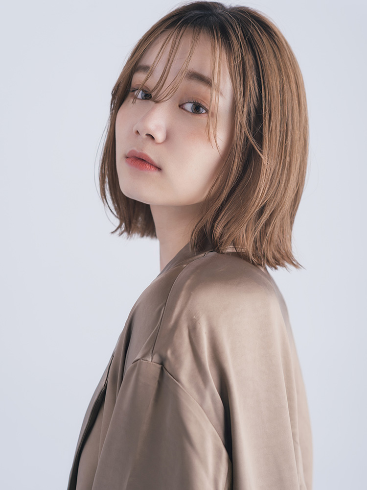 毛先の柔らかな動きがフェミニンなニュアンスボブ