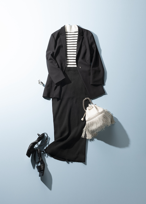 黒ジャケット×ボーダートップス×黒タイトスカート