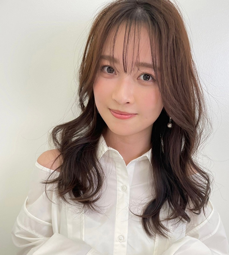 目の上シースルーバングで大人可愛く