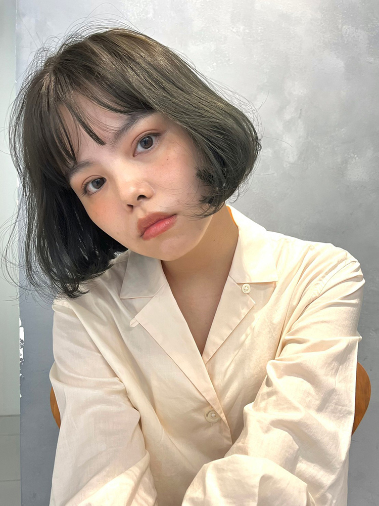 三角シルエットの内巻きボブ