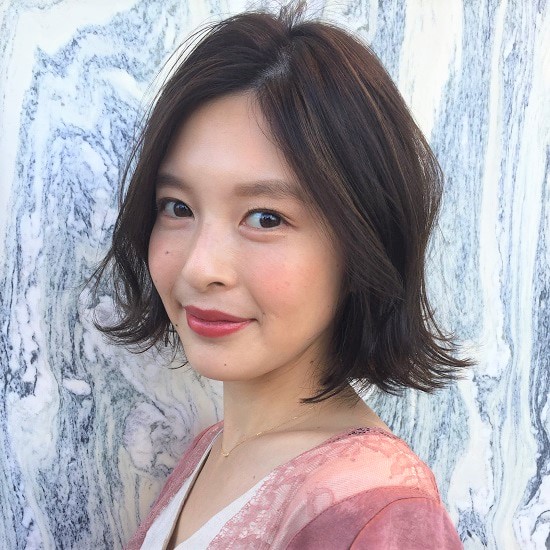 ストレートアイロンとコテを使って立体ボブに