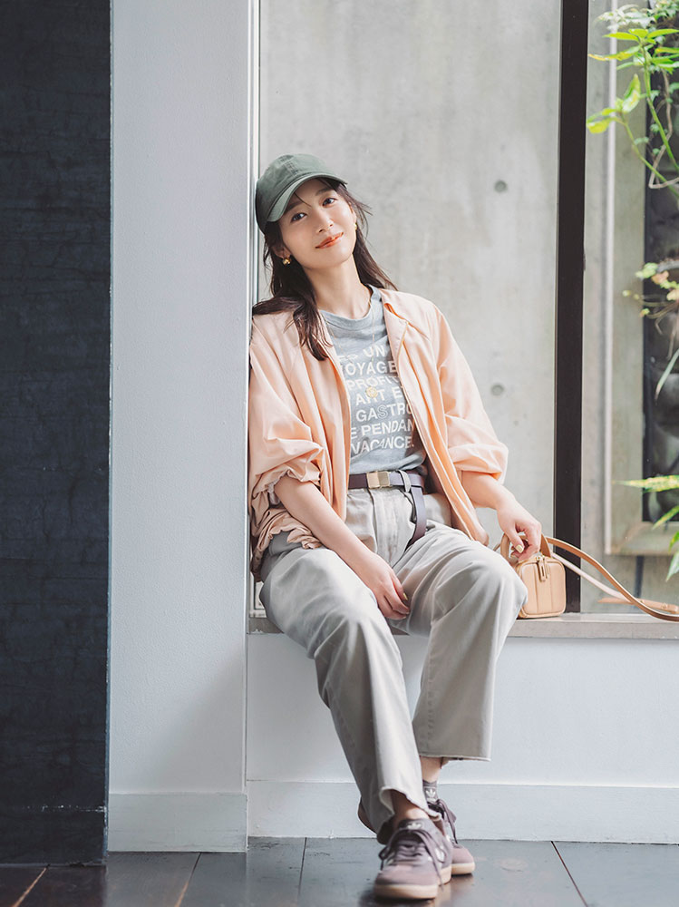 「甘トップス」×カジュアルボトムできれいめアクティブ仕様に！