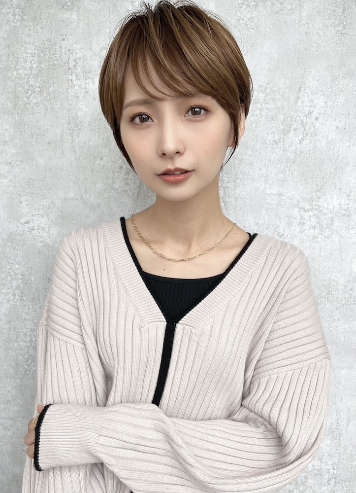 ふんわりラウンド前髪×きれいめなメリハリショート