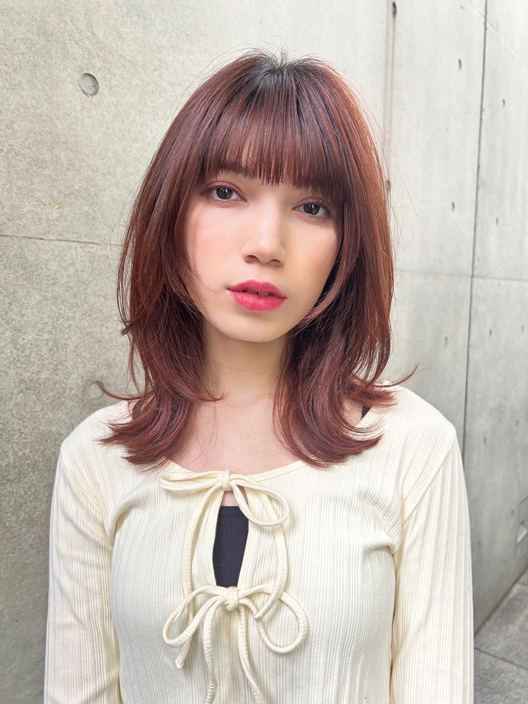 小顔効果が高い重め前髪ミディ