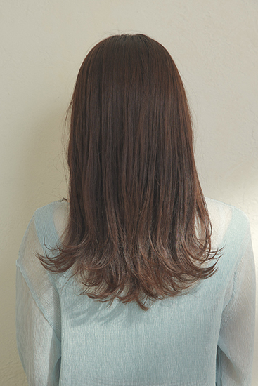 フェミニンな甘さのある愛されニュアンスのセミロング