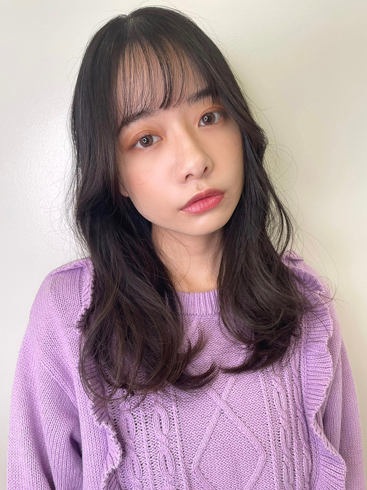 ゆるウェーブが特徴の大人かわいいロング