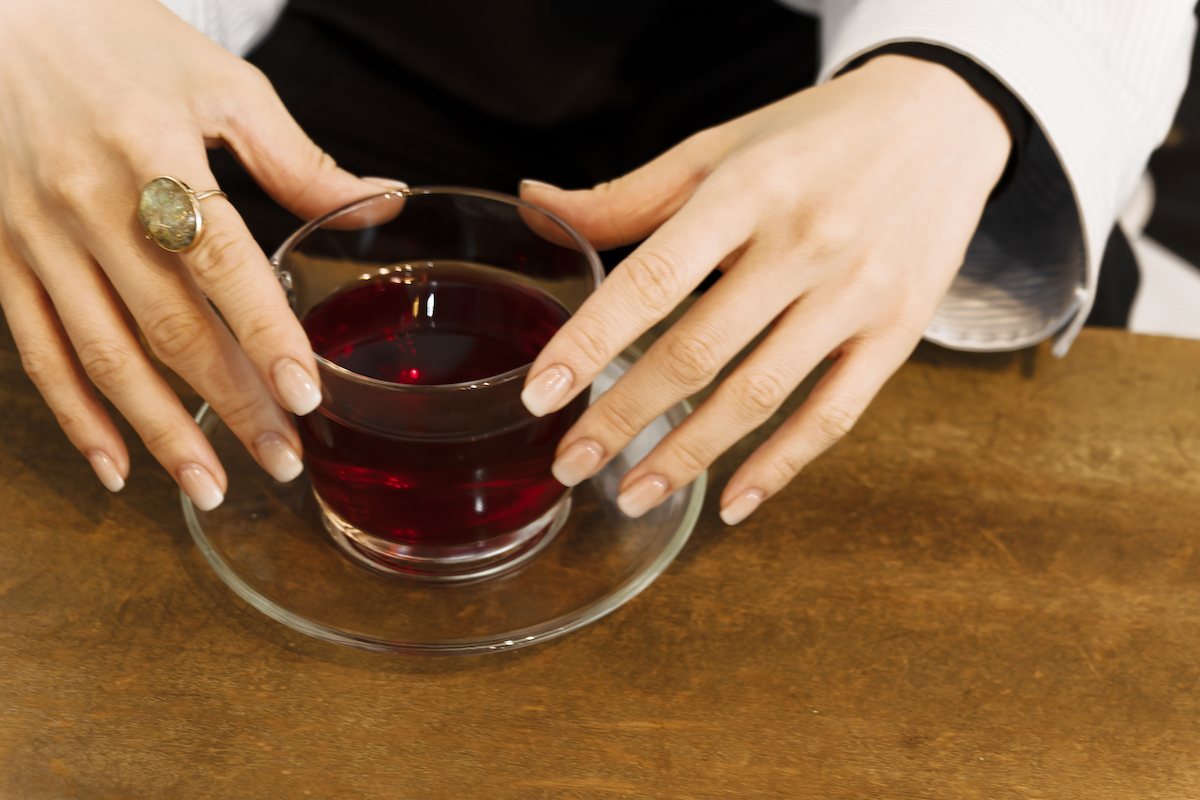 天寿光希さんの手元