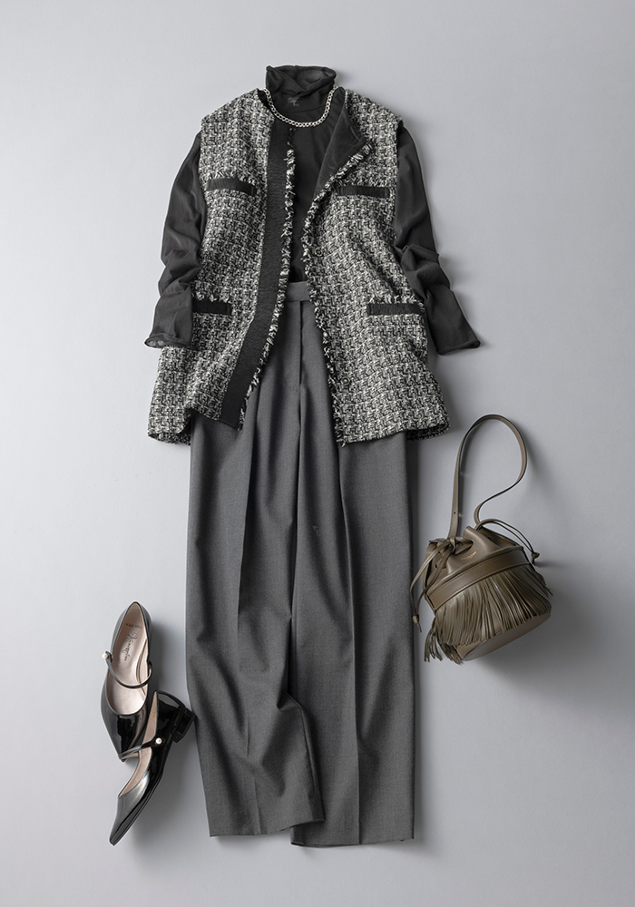 黒プルオーバー×グレージレ×グレーワイドパンツ