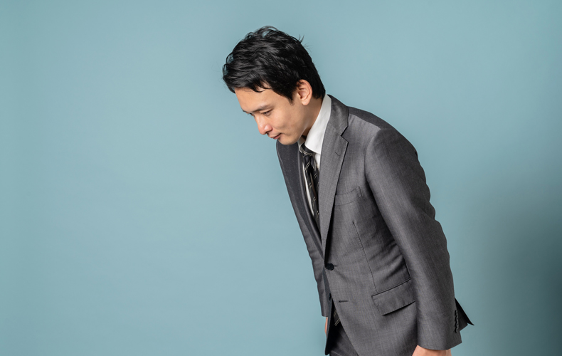 んでお詫び申し上げます