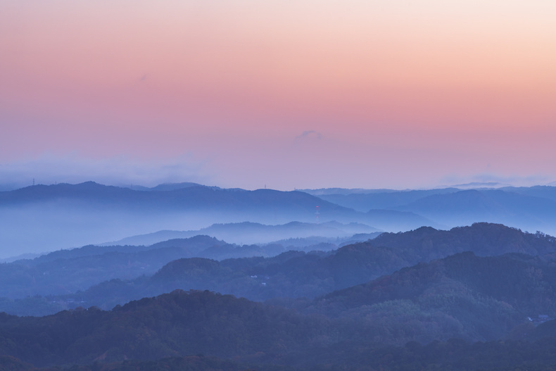 そこはかとないとは意味類語語源由来言い換え使い方例文