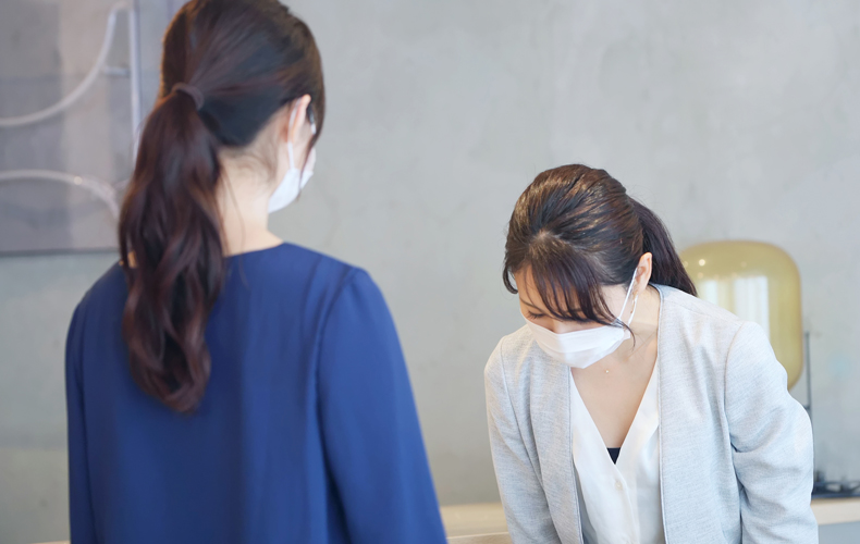 んでお詫び申し上げます