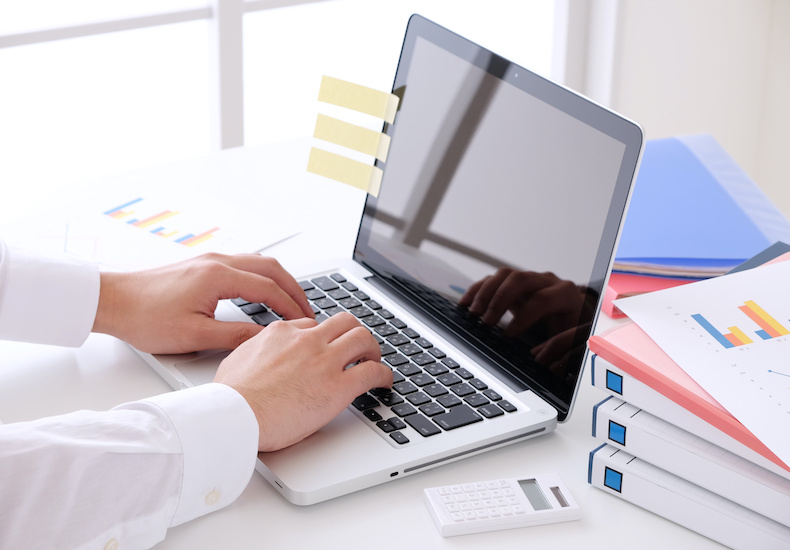 メール 宛名 書き方 ビジネス 社外           