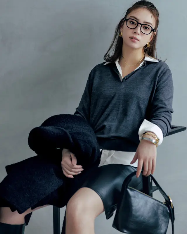 ポロニット×白シャツ×ハーフパンツ