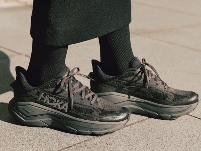 スニーカー×ソックス・タイツコーデ