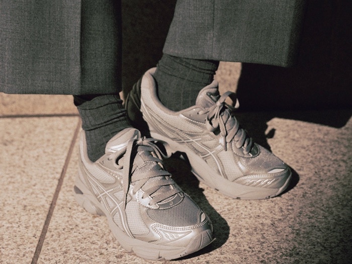 スニーカー×ソックス・タイツコーデ