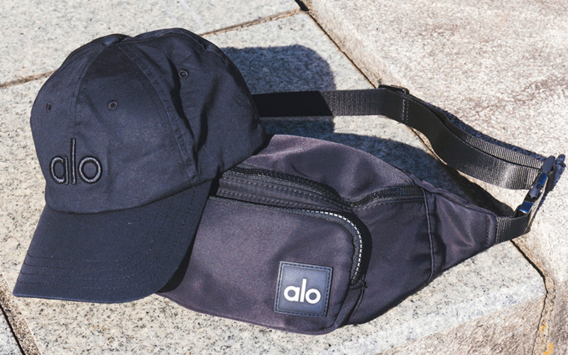 ウエストポーチ　キャップ