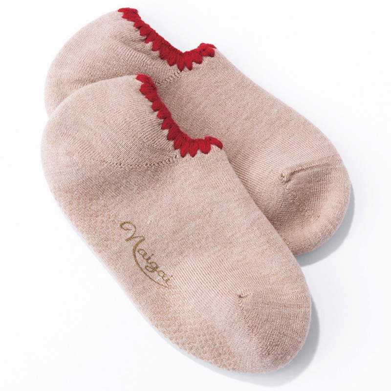 ソックス［足底滑り止め付き ハマグリパイルソックス］￥1,430（ナイガイ）