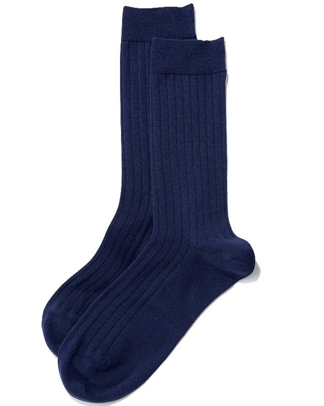 〝Tabio〟の靴下［梳毛8×2リブクルー］￥1,650（タビオ）
