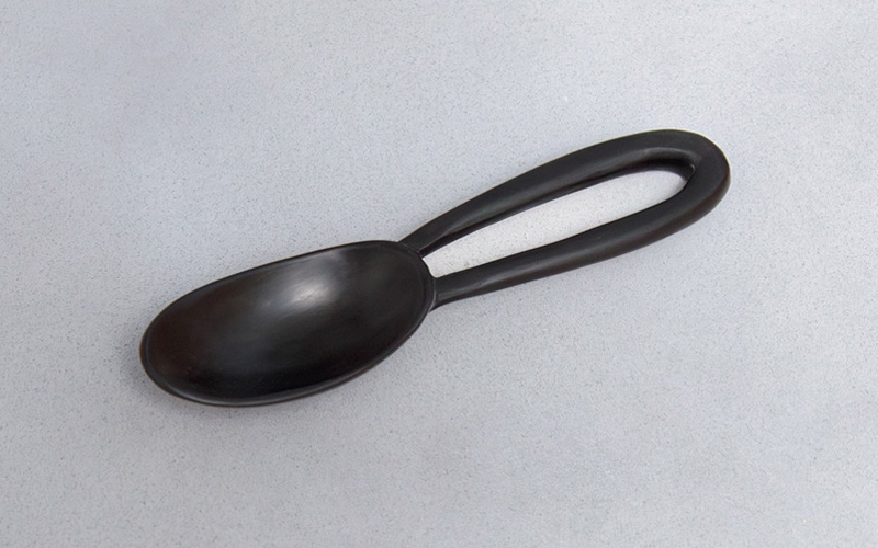 ブラックホーンのスプーン［長さ15×幅4cm］￥3,740（ヨーガンレール〈ババグーリ〉）