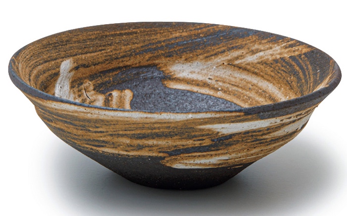 炭化刷毛目鉢 ［田宮亜紀／直径16.5×高さ6.5cm＊個体差あり］ ￥5,500（CIBONE）