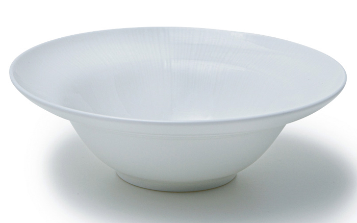 ディーププレート［FLASH ／直径16.6×5.4cm］　￥2,585（NIKKO）