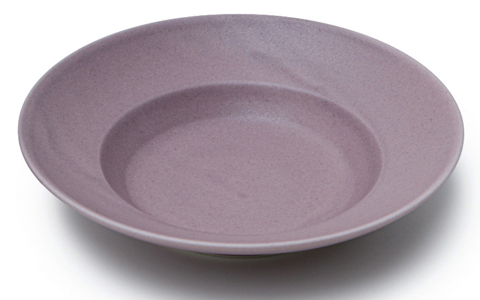 スープ皿［吉村和美／鳩羽／M 直径21×高さ4.2cm］￥8,800（ラ・ロンダジル）