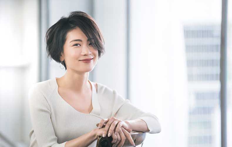 スタイリングの幅が広がる！内側短め、表面は長めの大人ショート