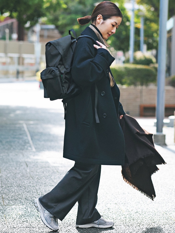 黒リュックコーデ