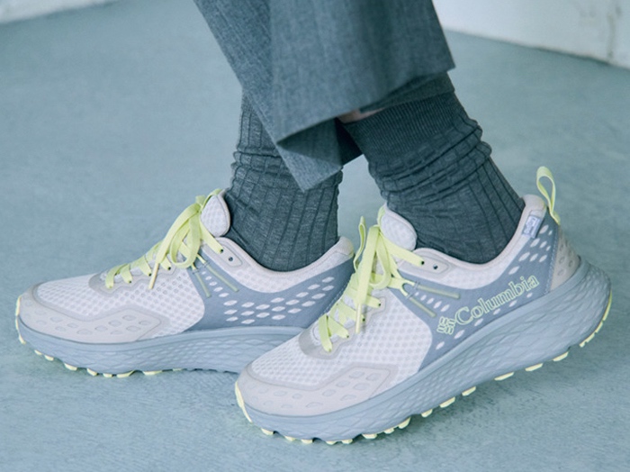 スニーカー×ソックス・タイツコーデ