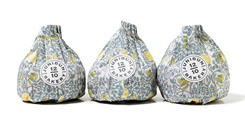 「ジュウニブン ベーカリー三軒茶屋本店」の風船パン