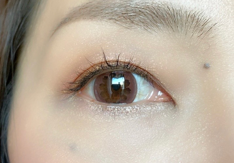 涙袋にラメを入れてうるうる瞳に